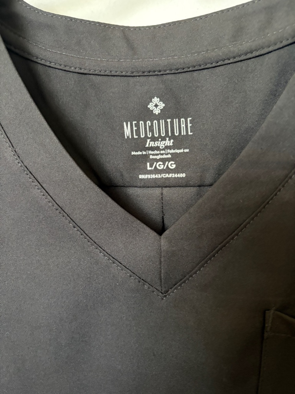 Med Couture Women's Short Sleeve V-Neck Scrub Set in Black - Picture 3 of 7